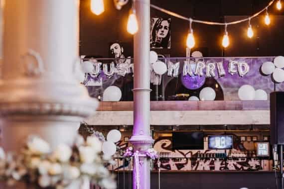 Mit Lichterkette und 