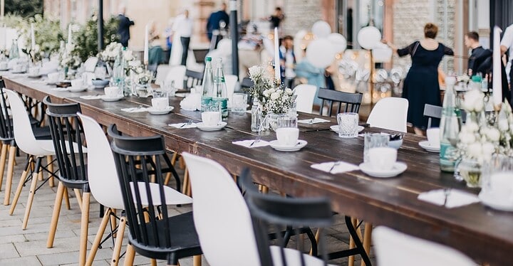 Hochzeit-Catering in Würzburg im Außenbereich der Hochzeitslocation Maschinenhaus Bürgerbräu
