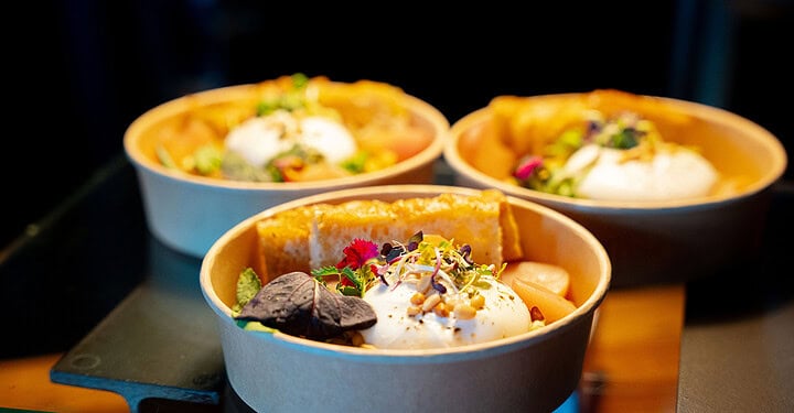 Bowls beim Event-Catering von Markus Grein beim DJ-Open-Air in Würzburg von vamos. und Aperol.